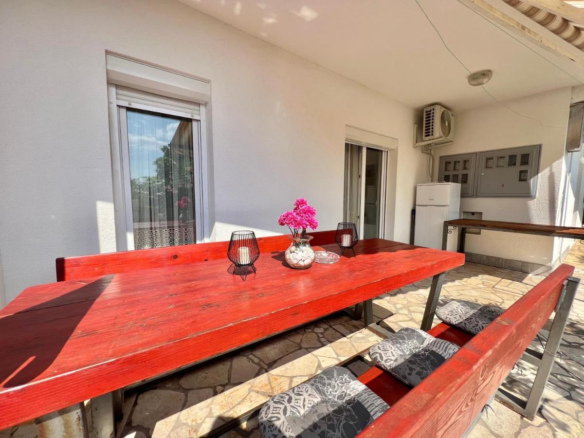 דראמליי Apartmani Ana מראה חיצוני תמונה